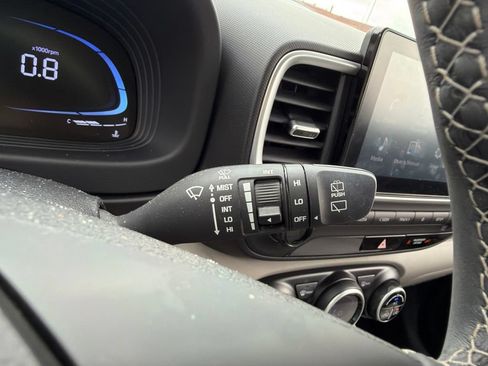 Certified 2024 Hyundai Venue SEL FWD image 33