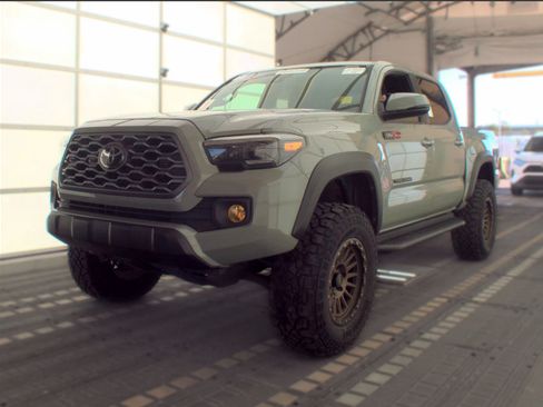 Used 2023 Toyota Tacoma TRD Off-Road AWD/4WD image 1