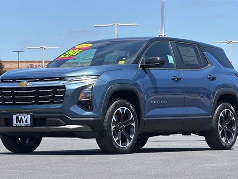 New 2026 Chevrolet Equinox LT w/ Convenience Package II FWD image 8