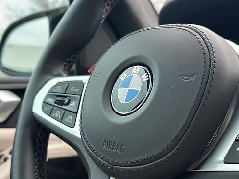 Used 2022 BMW X5 M w/ Competition Package 2 image 31