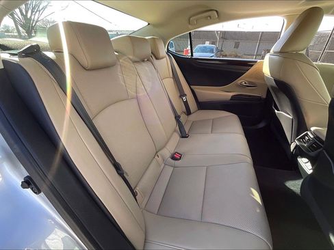 Used 2019 Lexus ES 350 image 32