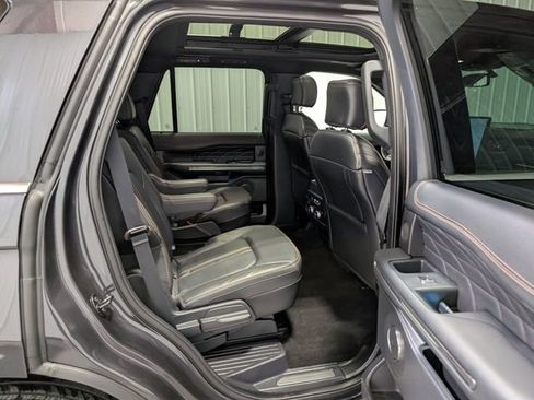 Used 2023 Ford Expedition Platinum AWD/4WD image 29