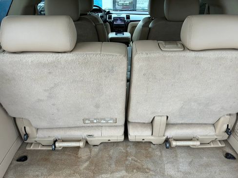 Used 2014 Cadillac Escalade Luxury AWD/4WD image 18