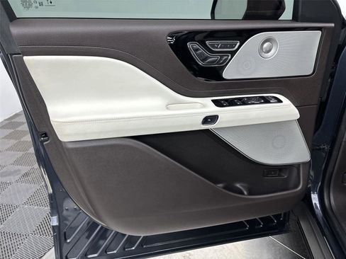 Used 2023 Lincoln Aviator Black Label w/ Dynamic Handling Package image 26