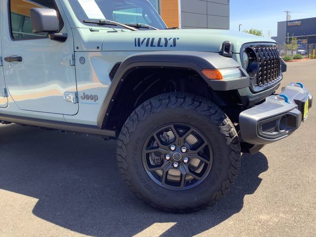 Used 2024 Jeep Wrangler Unlimited AWD/4WD image 3