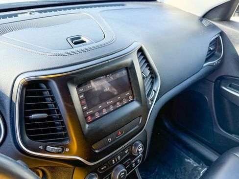 Used 2020 Jeep Cherokee Latitude Plus w/ Cold Weather Group image 20