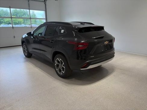 New 2026 Chevrolet Trax LT w/ Driver Confidence Package FWD image 4