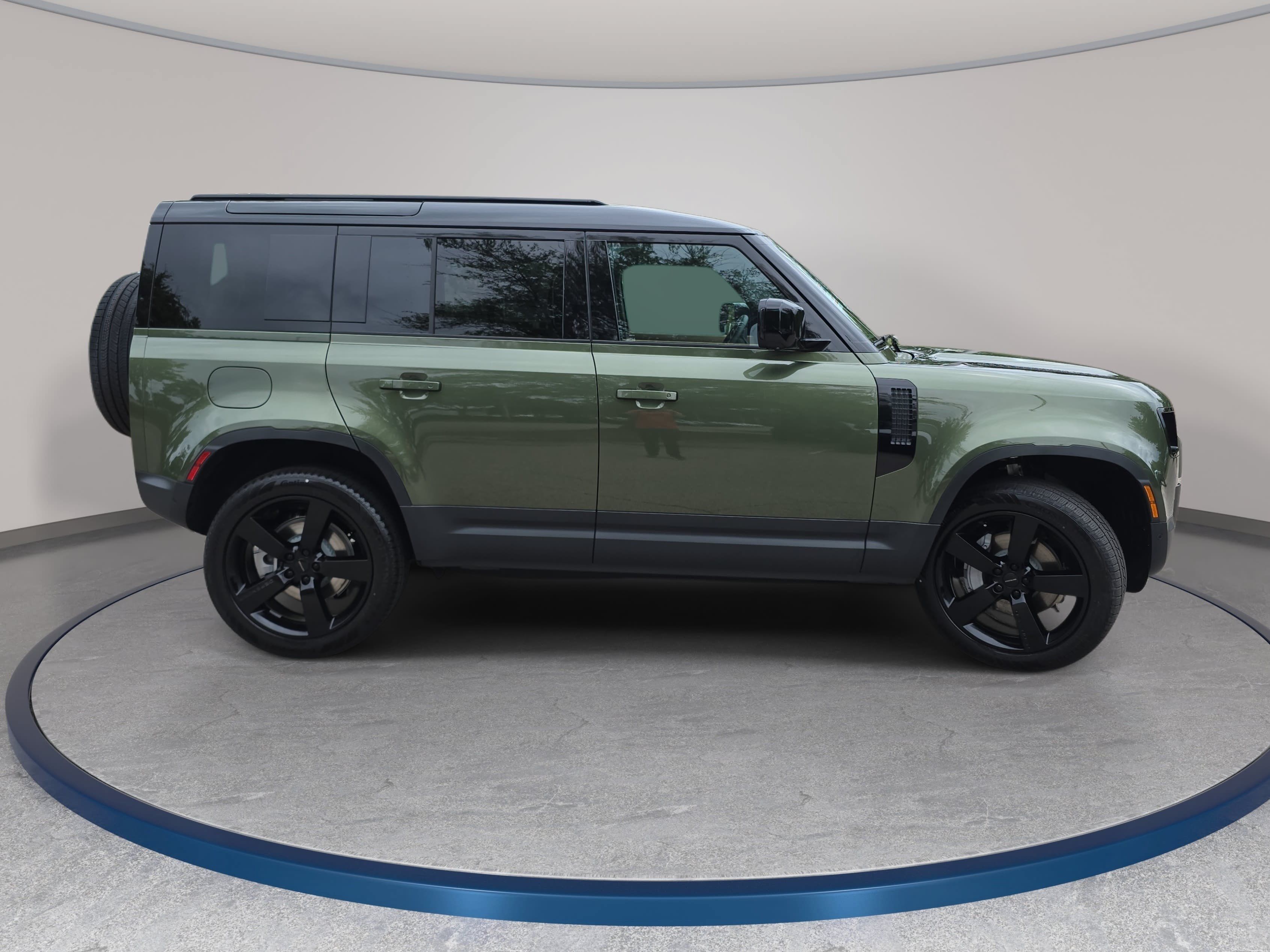 New 2026 Land Rover Defender 110 S AWD/4WD image 4