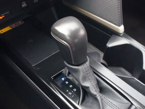 Used 2025 Toyota Camry SE FWD image 11