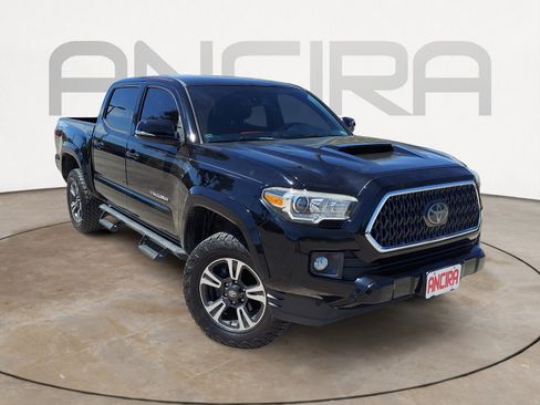 Used 2018 Toyota Tacoma TRD Sport w/ Technology Package image 4