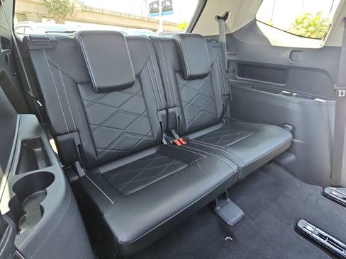 Certified 2024 Volkswagen Atlas SE FWD image 12