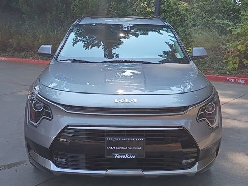 Certified 2025 Kia Niro EX Touring FWD image 13