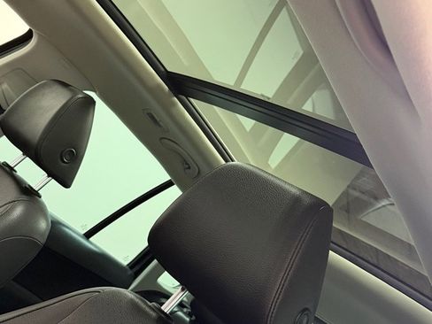 Used 2014 Volkswagen Tiguan SEL image 15