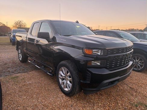 Used 2021 Chevrolet Silverado 1500 Custom image 9