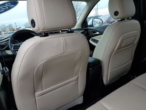 Used 2021 Buick Encore GX Essence image 33