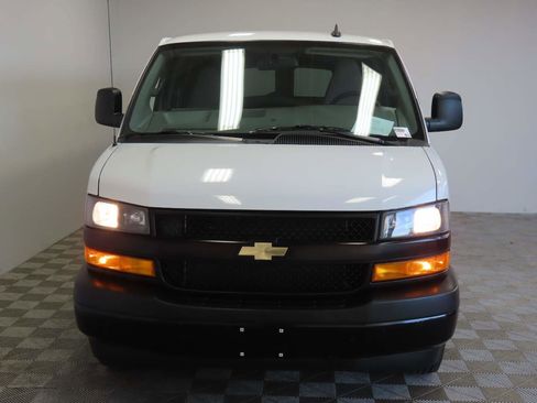 Used 2023 Chevrolet Express 3500 LS RWD image 2
