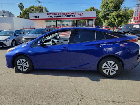 Used 2016 Toyota Prius Four image 7