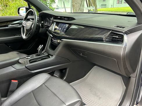Used 2021 Cadillac XT6 Premium Luxury FWD image 42