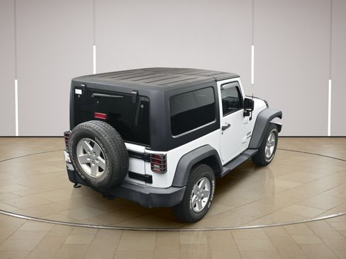 Used 2018 Jeep Wrangler Sport AWD/4WD image 28