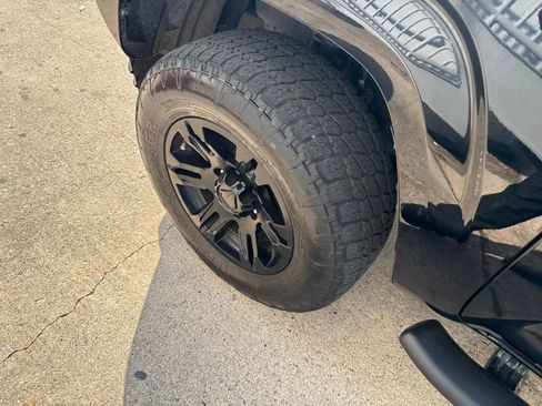Used 2020 Toyota Tacoma SR w/ SR Convenience Package RWD image 9