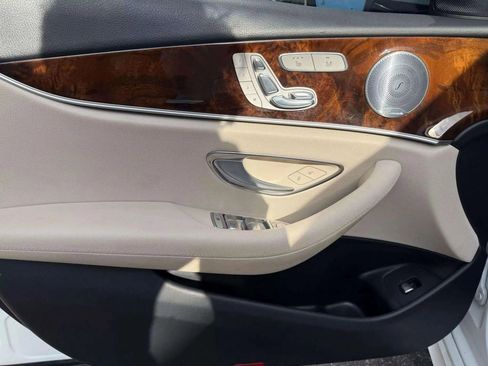 Used 2017 Mercedes-Benz E 300 4MATIC image 31