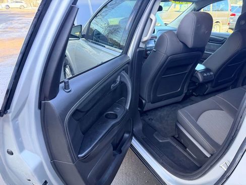 Used 2014 Chevrolet Traverse LT image 30