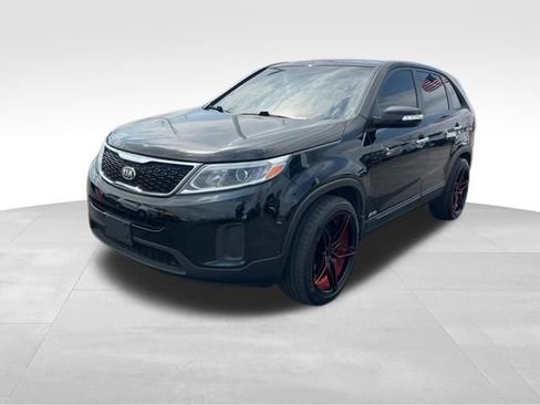 Used 2014 Kia Sorento LX image 3