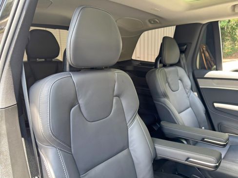 Used 2025 Volvo XC90 B5 Ultra w/ Protection Package Premier AWD/4WD image 44
