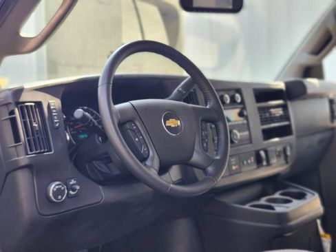 Used 2022 Chevrolet Express 3500 w/ Power Convenience Package RWD image 11