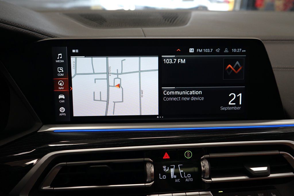 Used 2022 BMW X7 xDrive40i w/ M Sport Package AWD/4WD image 41