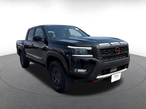 Used 2026 Nissan Frontier PRO-4X AWD/4WD image 3