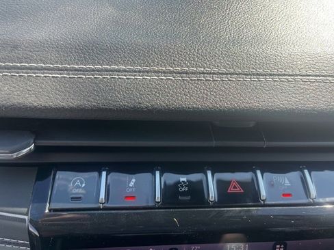 Used 2024 Jeep Grand Cherokee Limited w/ Black Appearance Package image 29