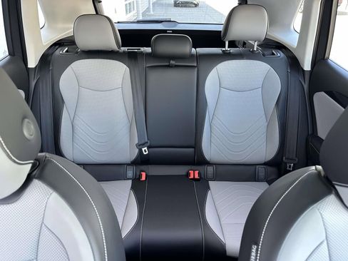 New 2026 Volkswagen Tiguan SE image 14