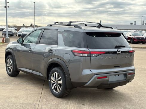 New 2026 Nissan Pathfinder SL image 8