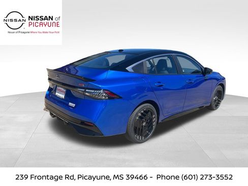 New 2026 Nissan Sentra SR FWD image 5