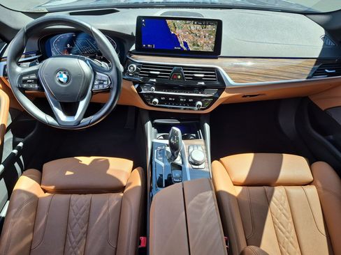 Used 2023 BMW 530i w/ Premium Package RWD image 29