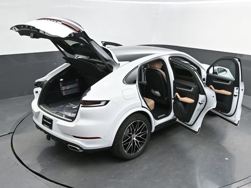 New 2025 Porsche Cayenne Coupe image 44