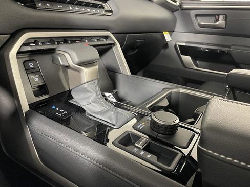 New 2026 Toyota Tundra Limited AWD/4WD image 21