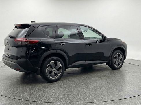 Used 2025 Nissan Rogue SV image 9