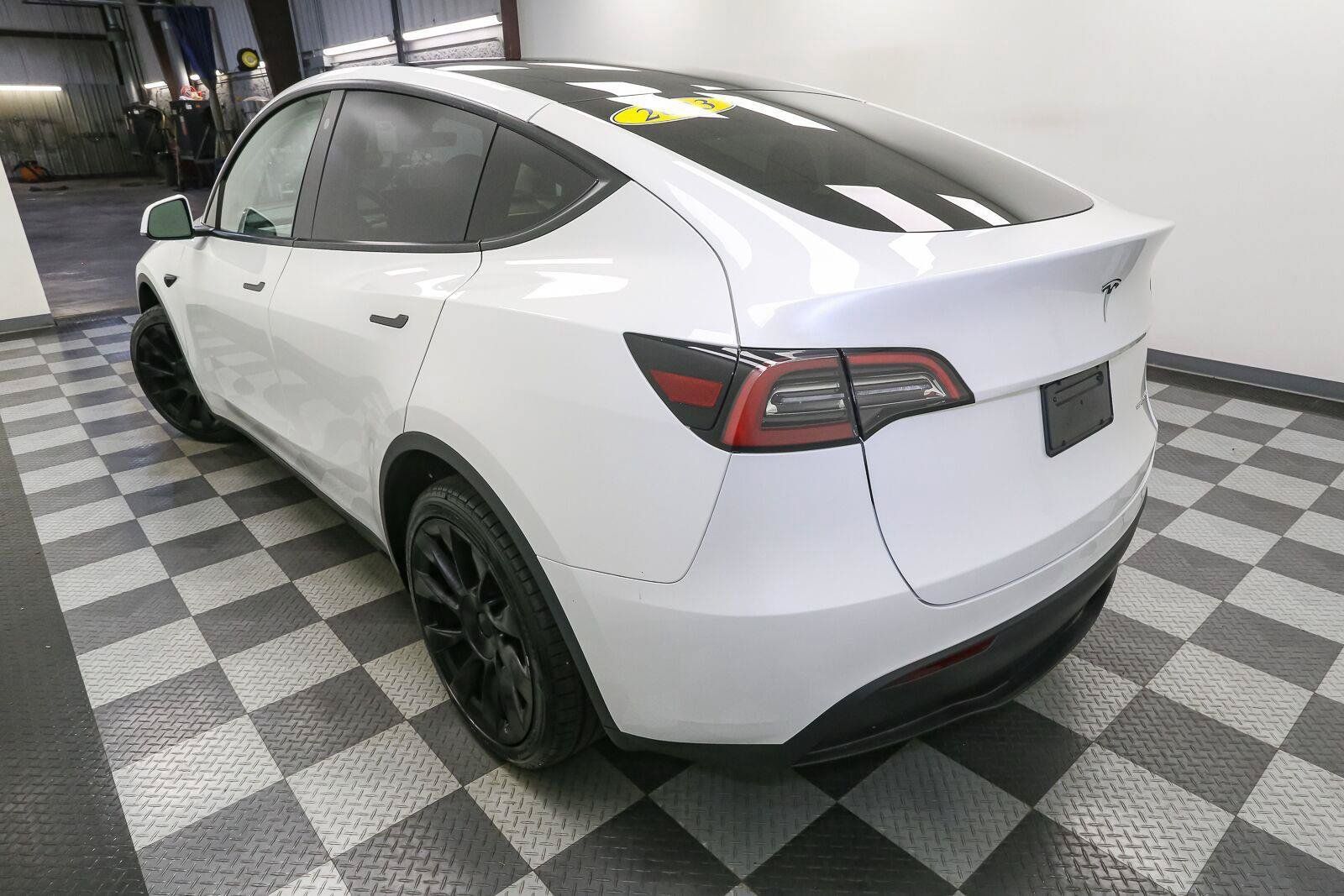 Used 2023 Tesla Model Y Long Range AWD/4WD image 9
