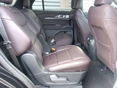 New 2026 Ford Explorer Platinum image 31