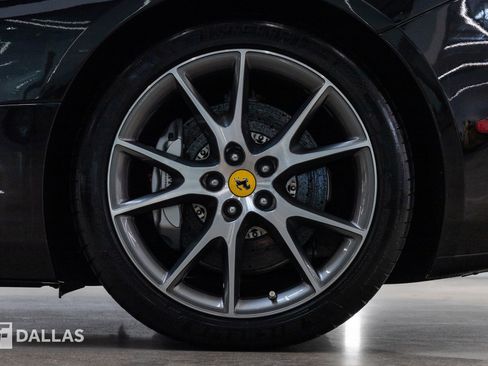 Used 2011 Ferrari California RWD image 3