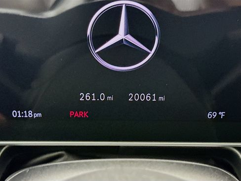 Used 2025 Mercedes-Benz GLC 300 image 13