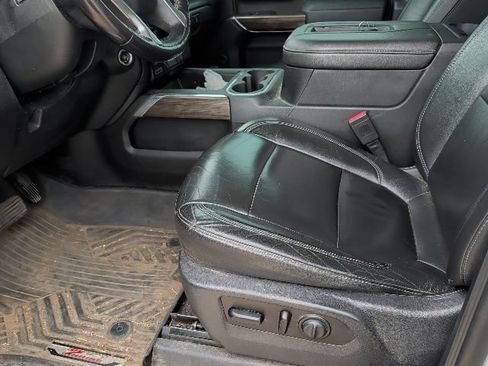Used 2020 Chevrolet Silverado 1500 LT Trail Boss AWD/4WD image 18