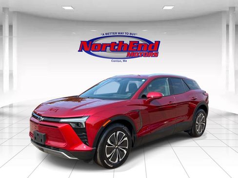 Used 2025 Chevrolet Blazer EV LT AWD/4WD image 3