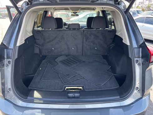 Used 2025 Nissan Rogue SV AWD/4WD image 33