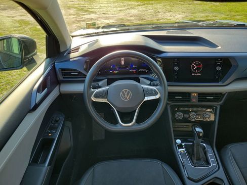 Used 2024 Volkswagen Taos SE FWD image 27