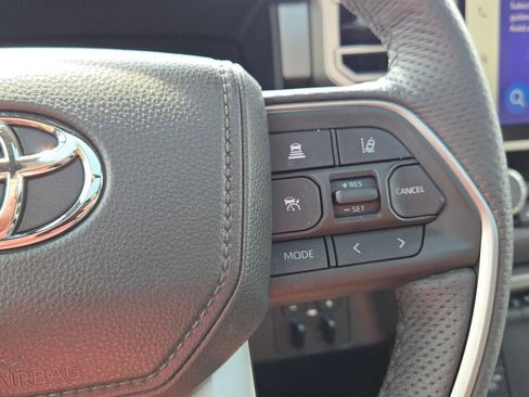 Used 2025 Toyota Tundra Limited AWD/4WD image 49