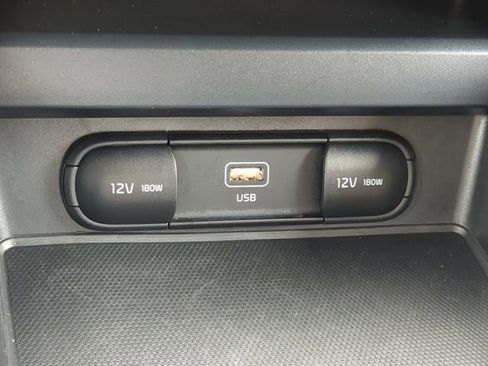 Used 2025 Kia Soul LX w/ LX Technology Package FWD image 23