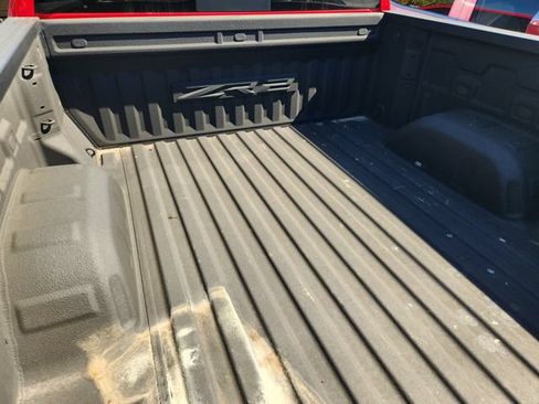 Used 2023 Chevrolet Silverado 1500 ZR2 w/ Technology Package AWD/4WD image 9